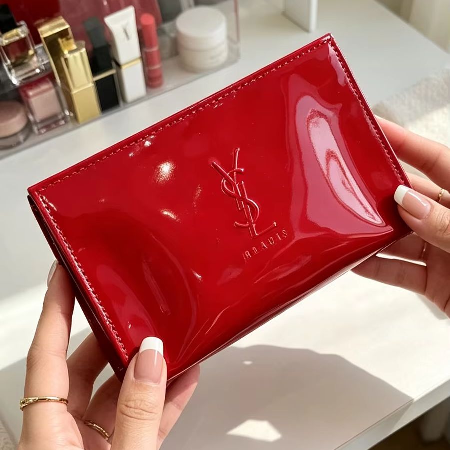 Косметичка YSL из красной лаки – обзор и цена Luxury Skincare Logo